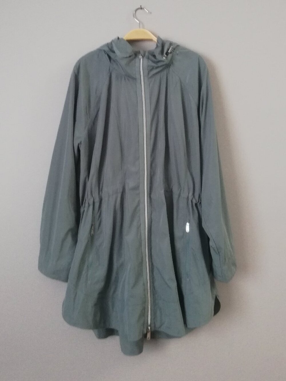 Athletica Women's Soft Teal / Light Green Drip Drop Light Weight Jacket- X Large